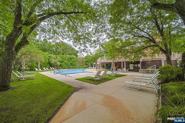 3 Whitman Court 1203, Teaneck, NJ 07666