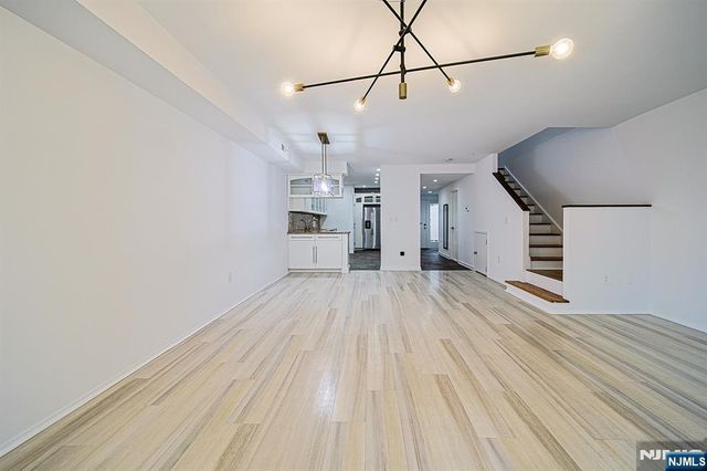 3 Whitman Court 1203, Teaneck, NJ 07666