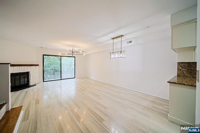 3 Whitman Court 1203, Teaneck, NJ 07666