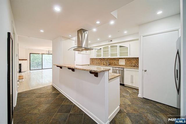3 Whitman Court 1203, Teaneck, NJ 07666