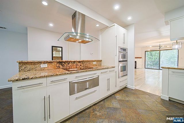 3 Whitman Court 1203, Teaneck, NJ 07666