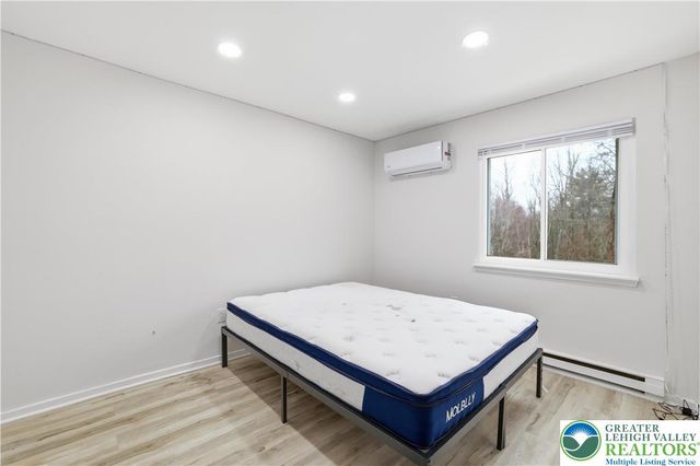 319 Ramblebush Road, Stroud Twp, PA 18360