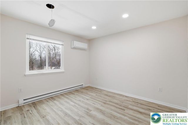 319 Ramblebush Road, Stroud Twp, PA 18360