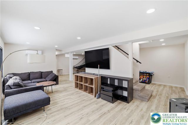 319 Ramblebush Road, Stroud Twp, PA 18360