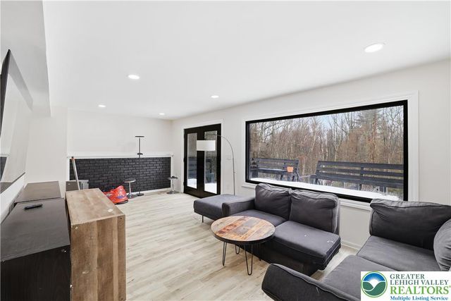 319 Ramblebush Road, Stroud Twp, PA 18360