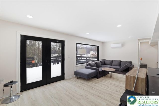 319 Ramblebush Road, Stroud Twp, PA 18360