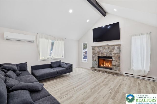 319 Ramblebush Road, Stroud Twp, PA 18360