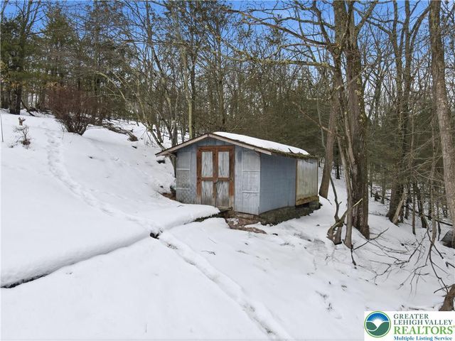 319 Ramblebush Road, Stroud Twp, PA 18360