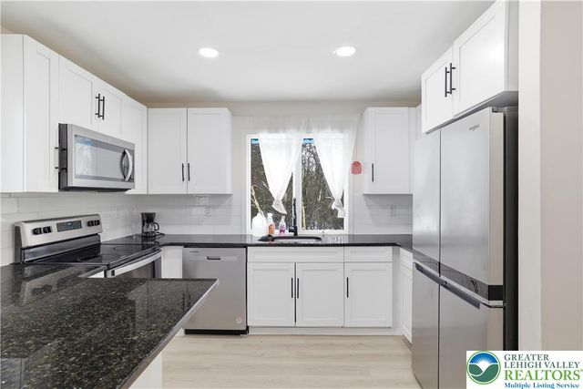 319 Ramblebush Road, Stroud Twp, PA 18360