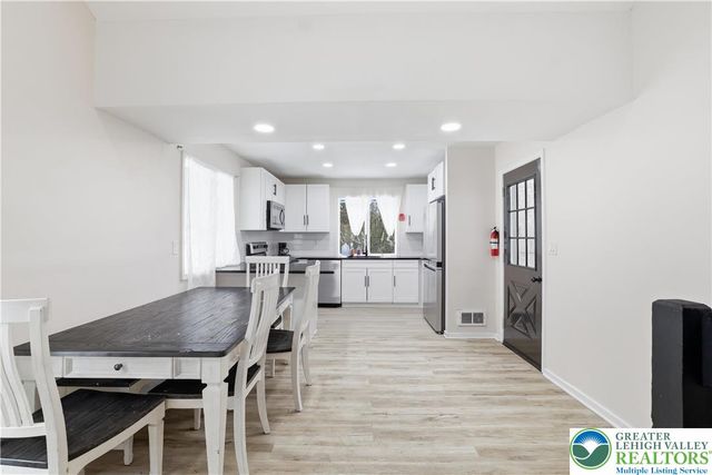 319 Ramblebush Road, Stroud Twp, PA 18360