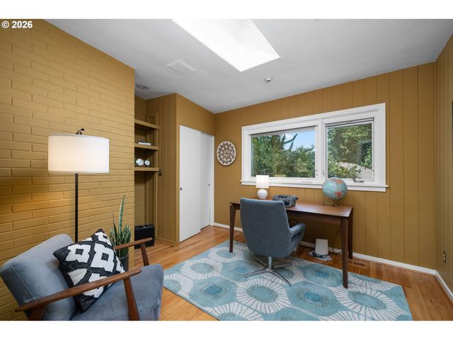 3060 Sw WESTWOOD Dr, Portland, OR 97225