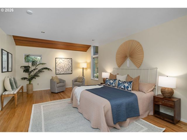 3060 Sw WESTWOOD Dr, Portland, OR 97225