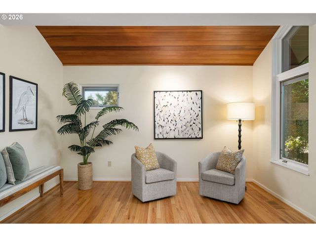 3060 Sw WESTWOOD Dr, Portland, OR 97225