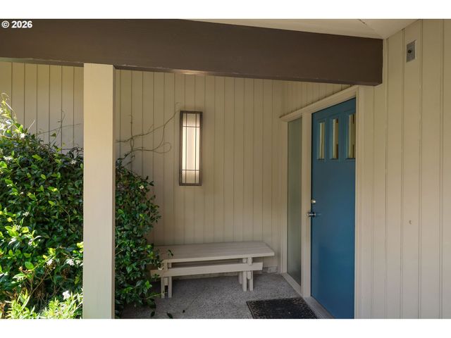 3060 Sw WESTWOOD Dr, Portland, OR 97225