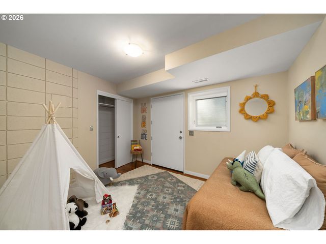 3060 Sw WESTWOOD Dr, Portland, OR 97225