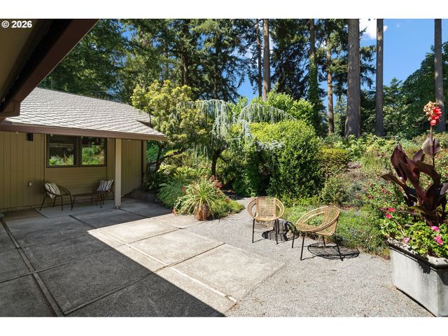3060 Sw WESTWOOD Dr, Portland, OR 97225