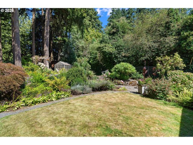 3060 Sw WESTWOOD Dr, Portland, OR 97225