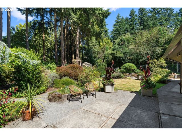 3060 Sw WESTWOOD Dr, Portland, OR 97225