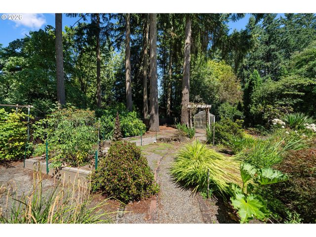 3060 Sw WESTWOOD Dr, Portland, OR 97225