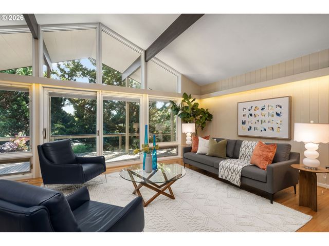 3060 Sw WESTWOOD Dr, Portland, OR 97225