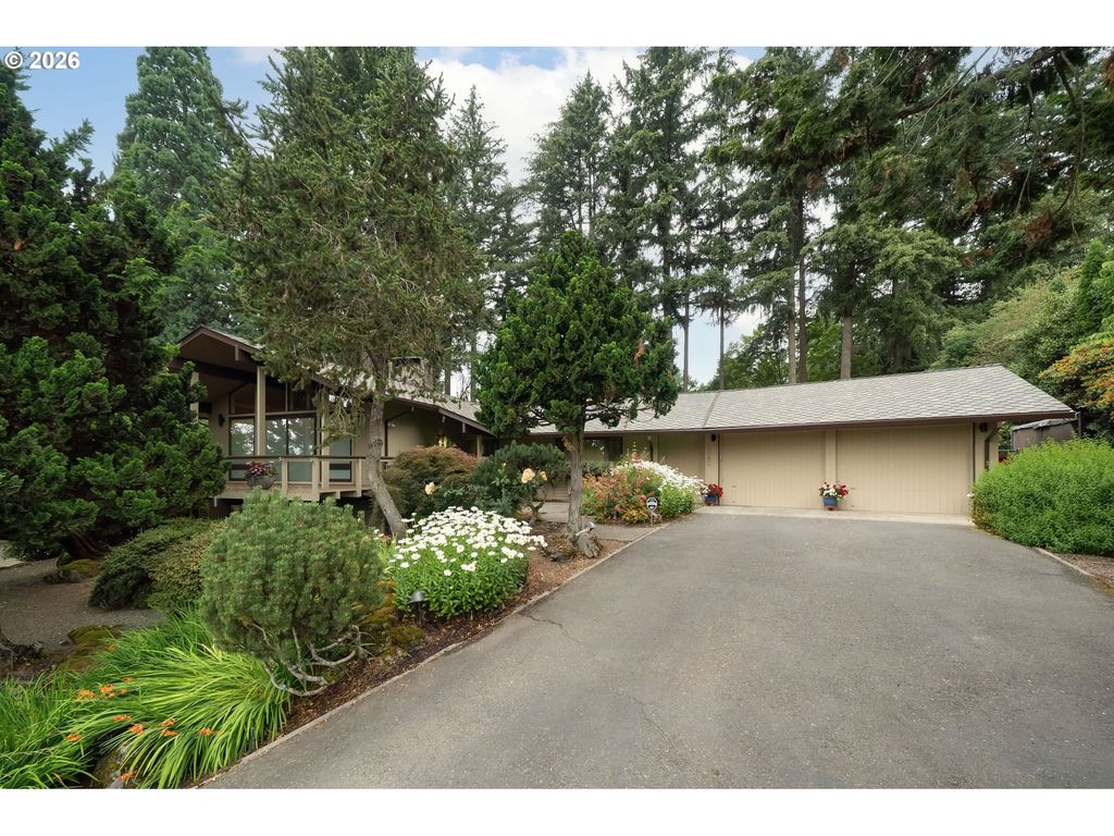 3060 Sw WESTWOOD Dr, Portland, OR 97225
