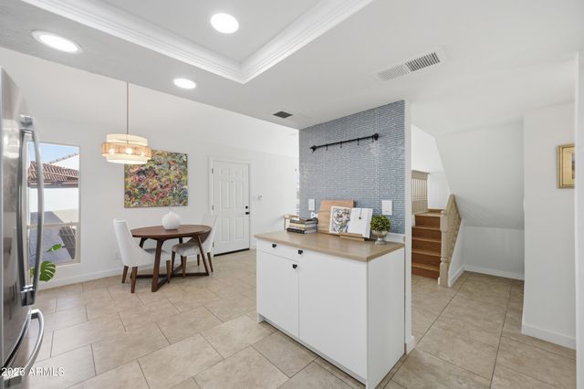 1125 E KALER Drive, Phoenix, AZ 85020