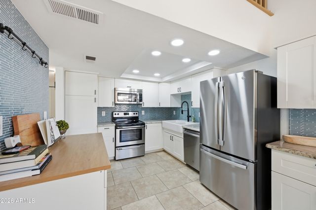 1125 E KALER Drive, Phoenix, AZ 85020