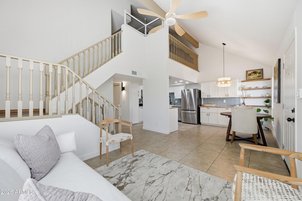 1125 E KALER Drive, Phoenix, AZ 85020