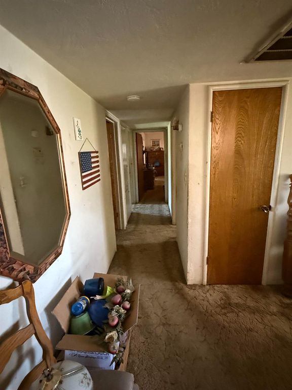 Image 30 of property listing at 742 S Park Circle Drive, Fresno, CA 93727