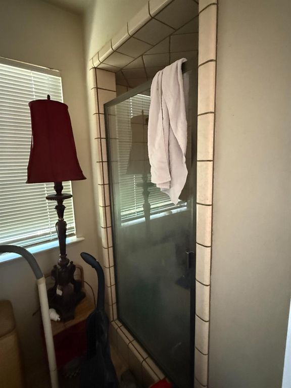 Image 40 of property listing at 742 S Park Circle Drive, Fresno, CA 93727