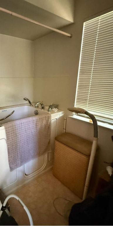 Image 41 of property listing at 742 S Park Circle Drive, Fresno, CA 93727