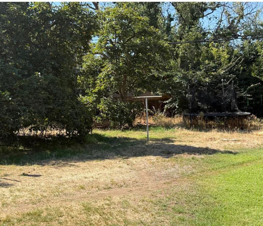 Image 48 of property listing at 742 S Park Circle Drive, Fresno, CA 93727