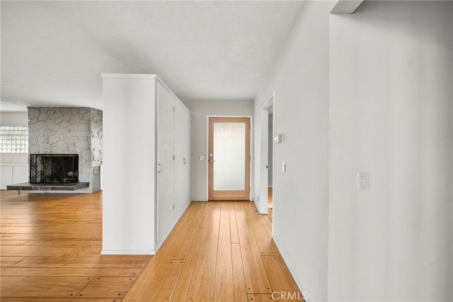 7027 Macapa, Los Angeles, CA 90068