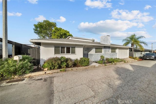 7027 Macapa, Los Angeles, CA 90068