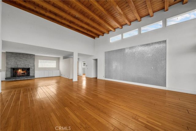 7027 Macapa, Los Angeles, CA 90068