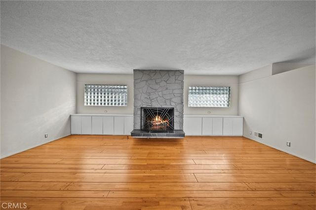 7027 Macapa, Los Angeles, CA 90068