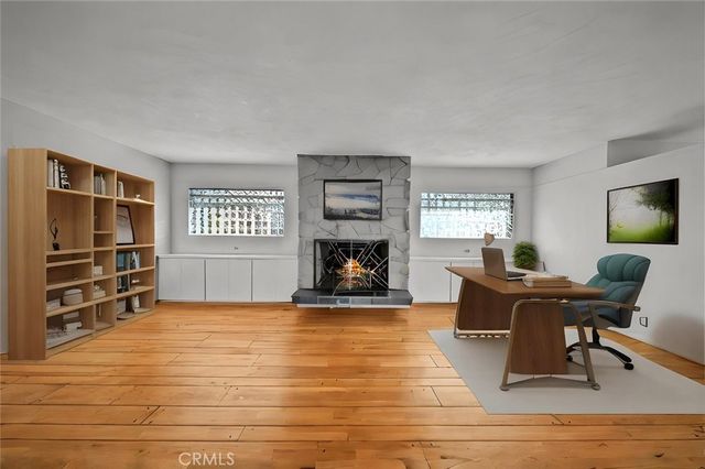 7027 Macapa, Los Angeles, CA 90068