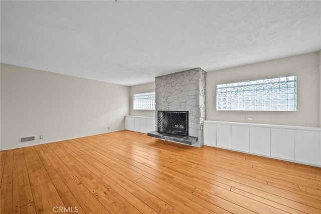 7027 Macapa, Los Angeles, CA 90068