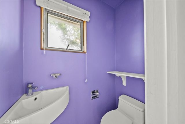 7027 Macapa, Los Angeles, CA 90068