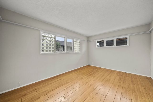 7027 Macapa, Los Angeles, CA 90068