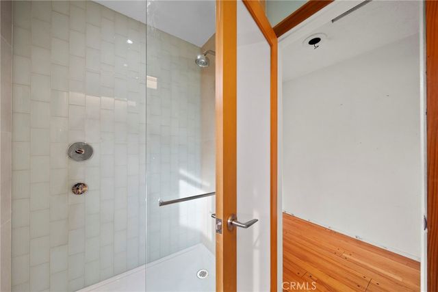 7027 Macapa, Los Angeles, CA 90068