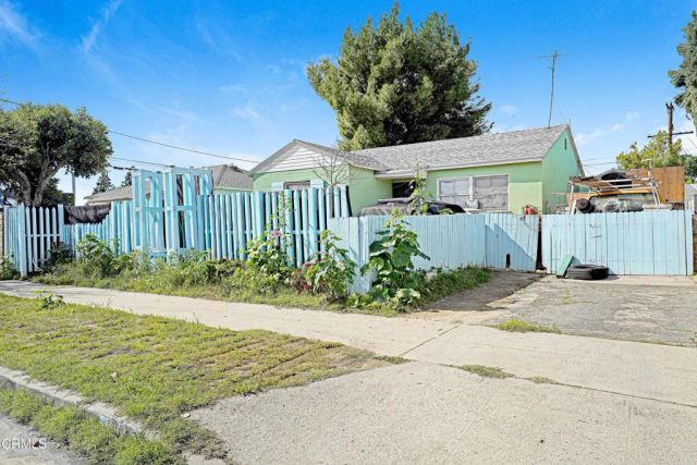 7227 Camellia Avenue, Los Angeles, CA 91605