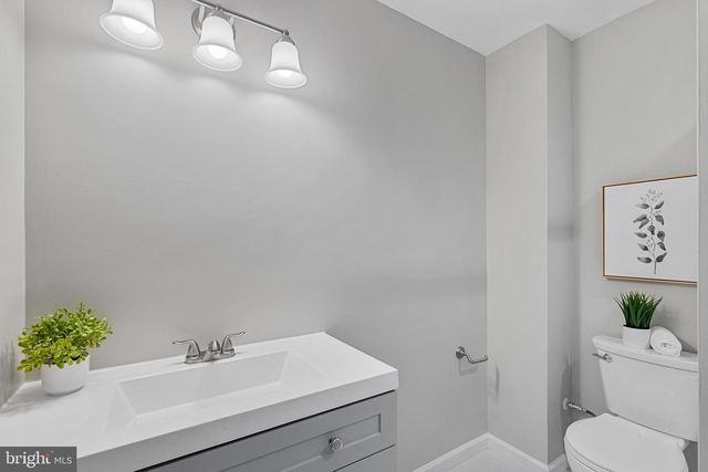 1628 S CHARLES ST, Baltimore, MD 21230