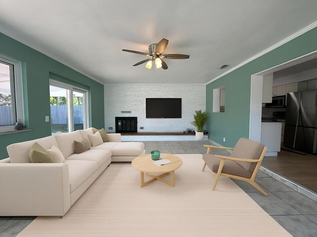 2017 Collier Avenue, Lake Worth, FL 33461