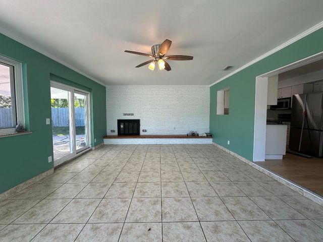 2017 Collier Avenue, Lake Worth, FL 33461