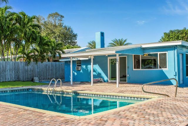 2017 Collier Avenue, Lake Worth, FL 33461