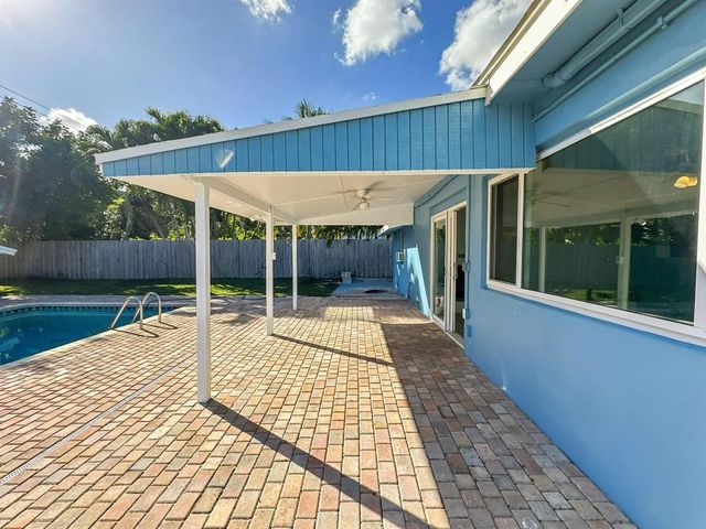 2017 Collier Avenue, Lake Worth, FL 33461