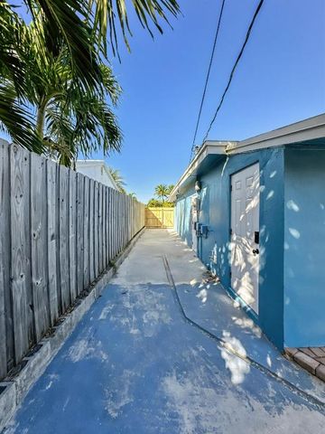 2017 Collier Avenue, Lake Worth, FL 33461