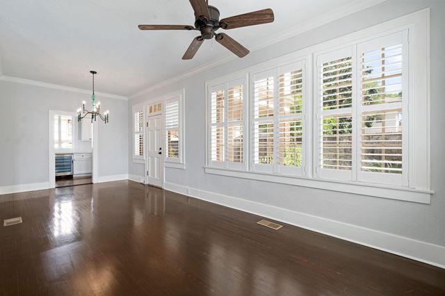 1606 Rosenberg Street, Galveston, TX 77550