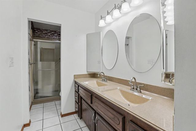 14900 S Hiwassee Road, Oklahoma City, OK 73165